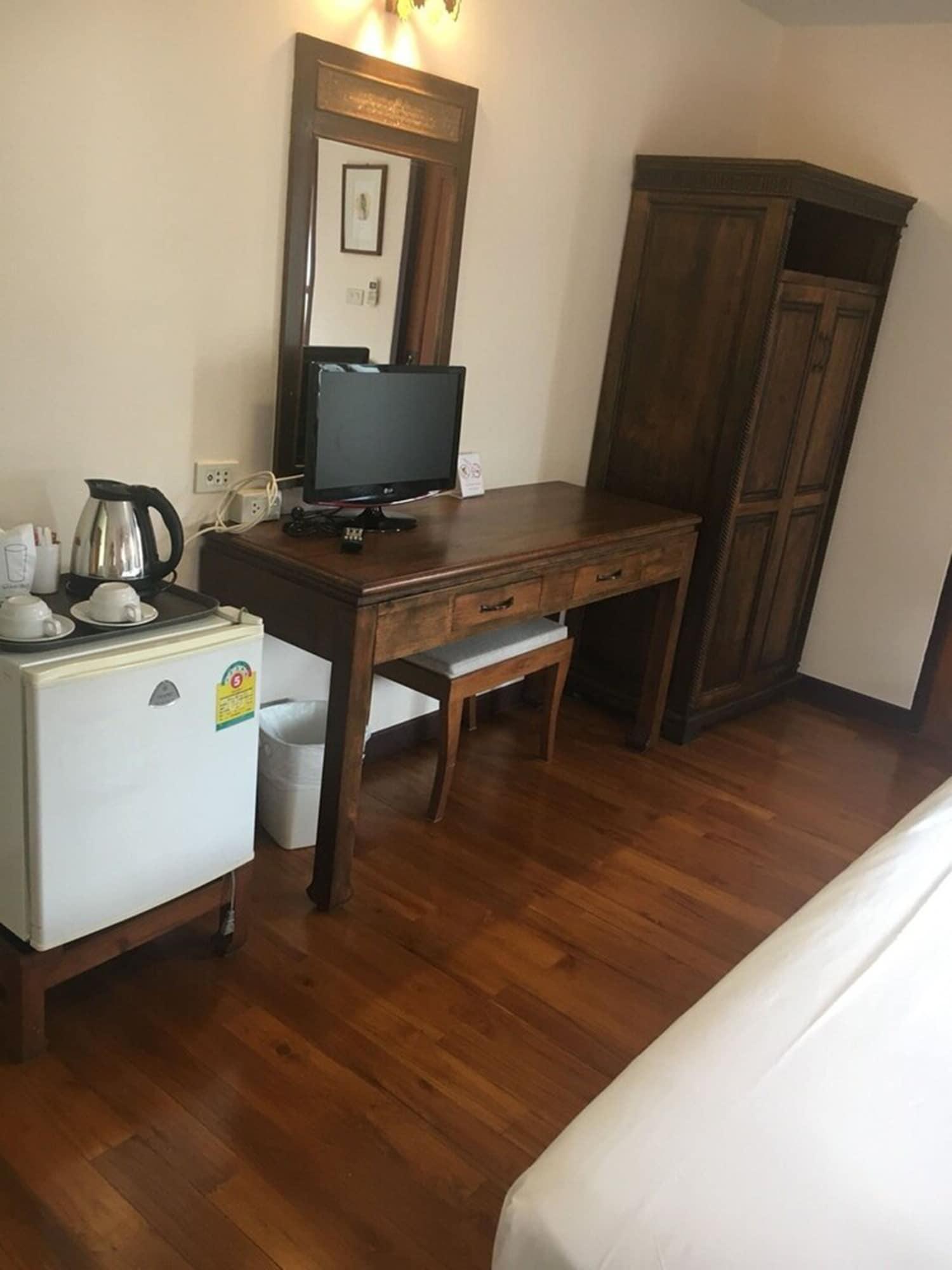 Sripat Guesthouse Sha Extra Plus Chiang Mai Exterior foto